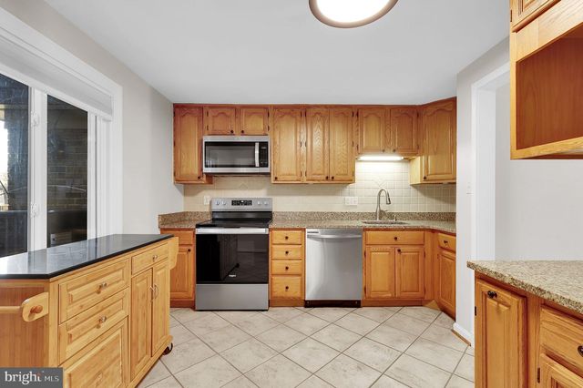 19103 CAPEHART DR, Montgomery Village, MD 20886