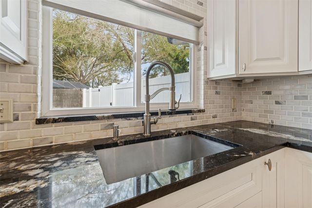 15905 WAINWRIGHT COURT, Tampa, FL 33647