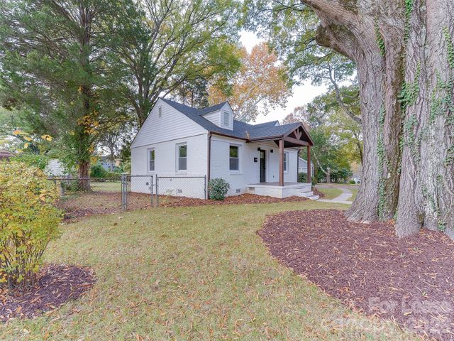 2721 Mayflower Road, Charlotte, NC 28208