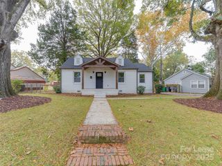 2721 Mayflower Road, Charlotte, NC 28208