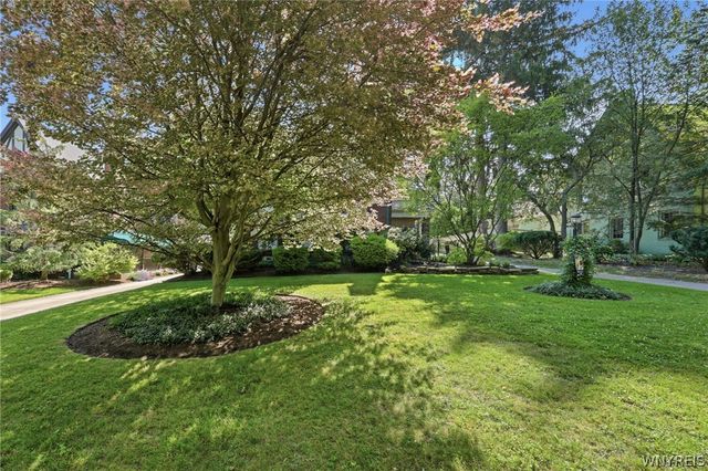 101 Fairlawn Drive, Amherst, NY 14226