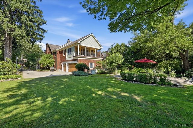 101 Fairlawn Drive, Amherst, NY 14226
