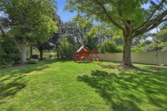 101 Fairlawn Drive, Amherst, NY 14226