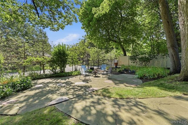 101 Fairlawn Drive, Amherst, NY 14226