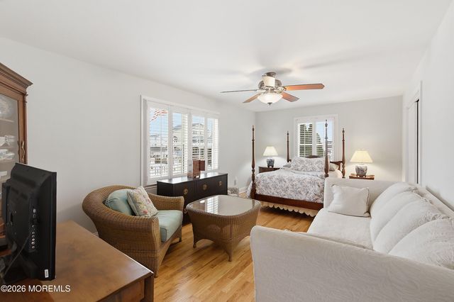 33 Sands Point Road, Waretown, NJ 08758