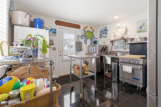 33 Sands Point Road, Waretown, NJ 08758