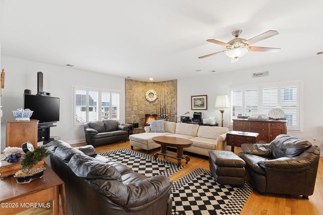 33 Sands Point Road, Waretown, NJ 08758