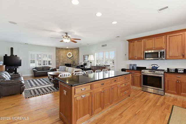 33 Sands Point Road, Waretown, NJ 08758