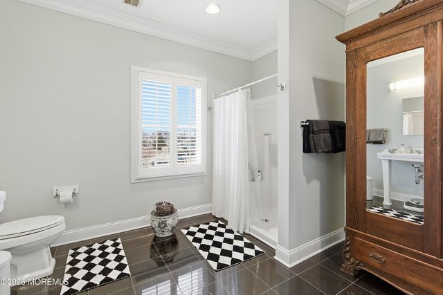 33 Sands Point Road, Waretown, NJ 08758