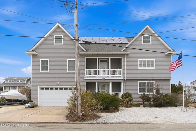 33 Sands Point Road, Waretown, NJ 08758