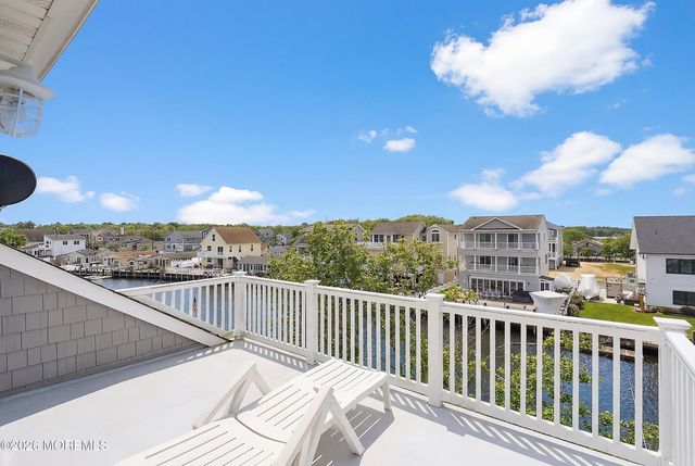 33 Sands Point Road, Waretown, NJ 08758