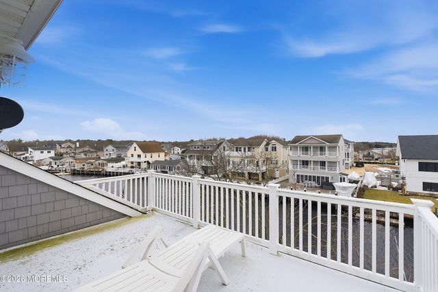 33 Sands Point Road, Waretown, NJ 08758
