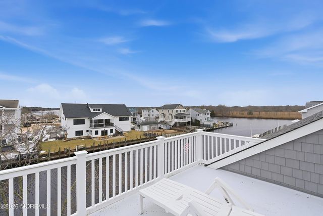 33 Sands Point Road, Waretown, NJ 08758