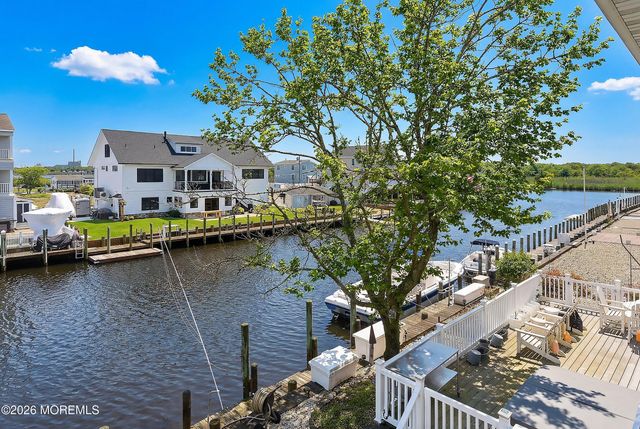 33 Sands Point Road, Waretown, NJ 08758