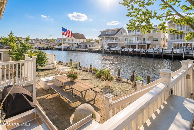 33 Sands Point Road, Waretown, NJ 08758