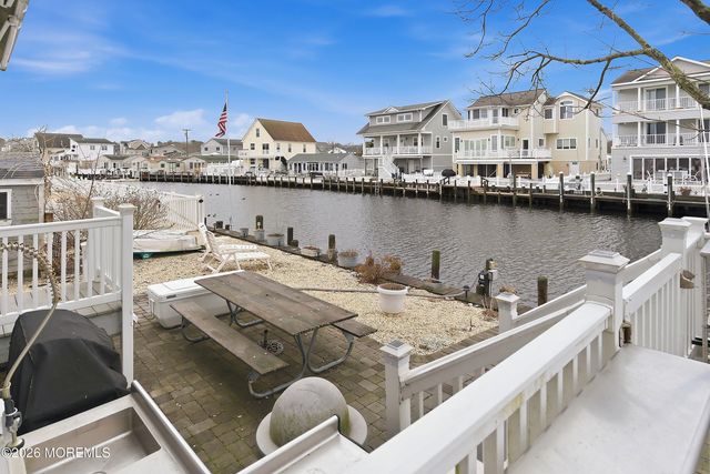 33 Sands Point Road, Waretown, NJ 08758