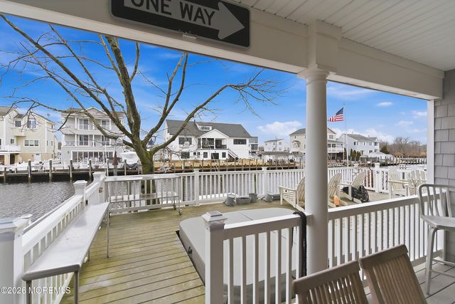 33 Sands Point Road, Waretown, NJ 08758