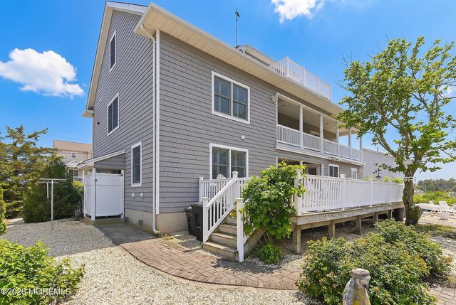 33 Sands Point Road, Waretown, NJ 08758