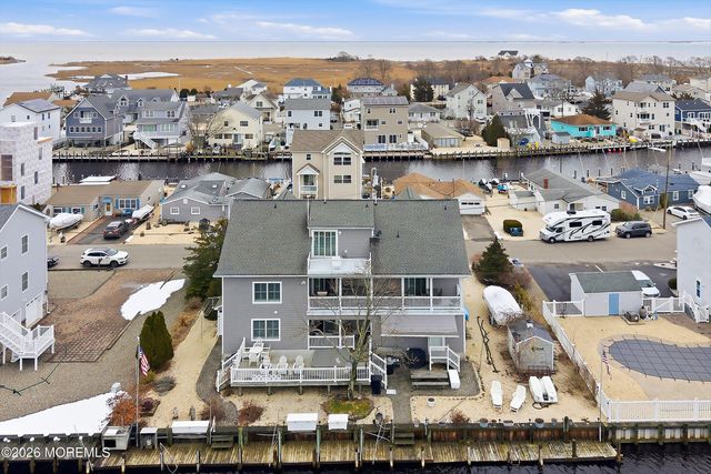 33 Sands Point Road, Waretown, NJ 08758