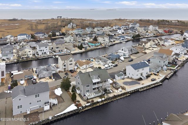 33 Sands Point Road, Waretown, NJ 08758