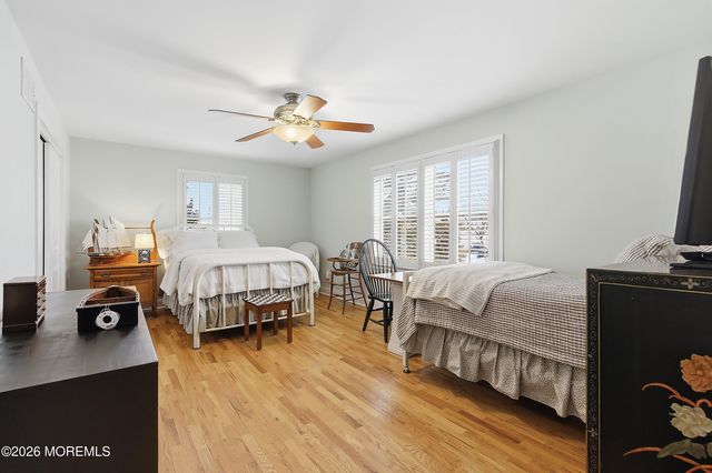 33 Sands Point Road, Waretown, NJ 08758
