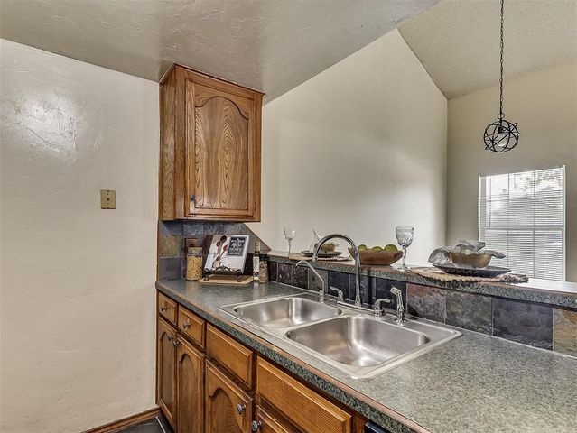 2124 Lonnie, Oklahoma City, OK 73170