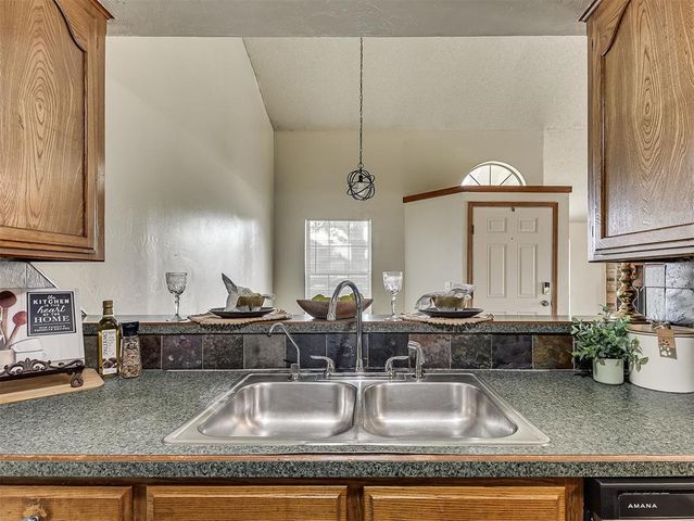 2124 Lonnie, Oklahoma City, OK 73170