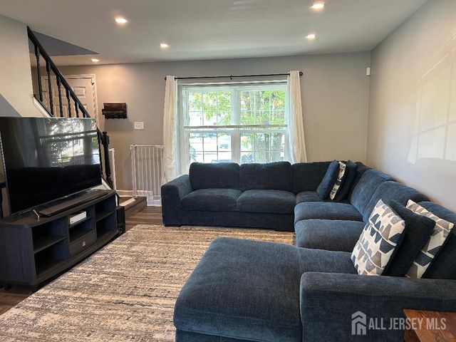 26 Delikat Lane, Sayreville, NJ 08872