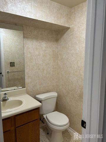 26 Delikat Lane, Sayreville, NJ 08872