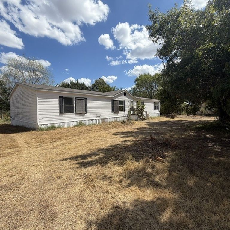 471 Cardinal Drive, Springtown, TX 76082 — photo 2