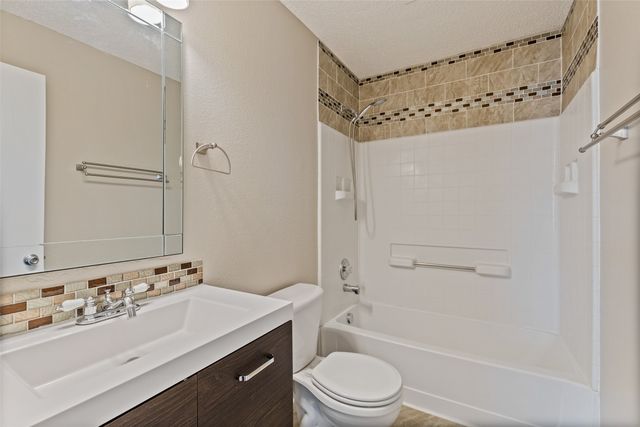 4717 Waterford Drive, Fort Worth, TX 76179