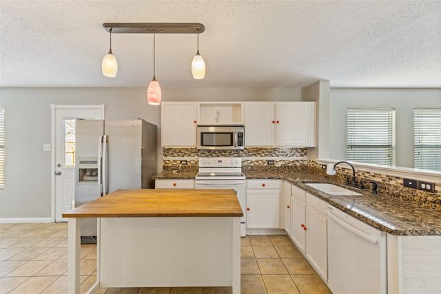 4717 Waterford Drive, Fort Worth, TX 76179