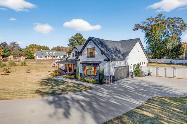 1001 White Oak Drive, Anderson, SC 29621