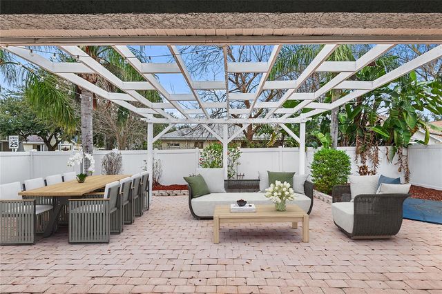 18037 LAKE REFLECTIONS BOULEVARD, Lutz, FL 33558