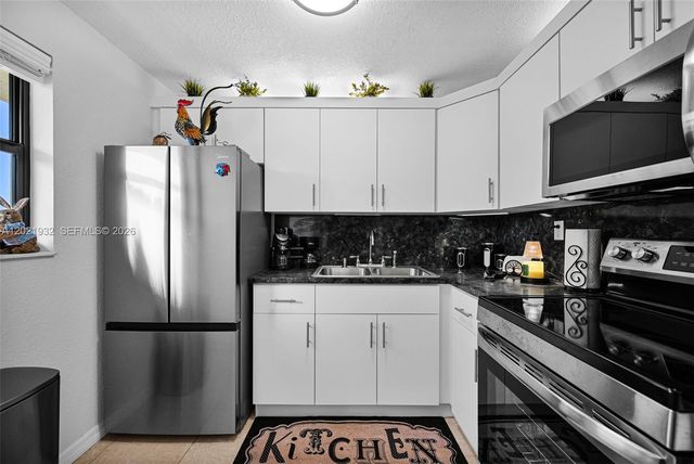 1334 Collins Ave 403, Miami Beach, FL 33139