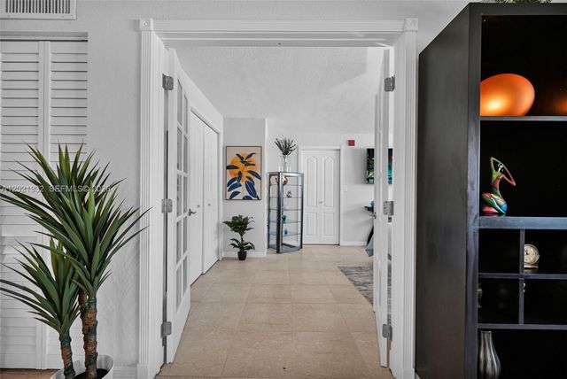 1334 Collins Ave 403, Miami Beach, FL 33139