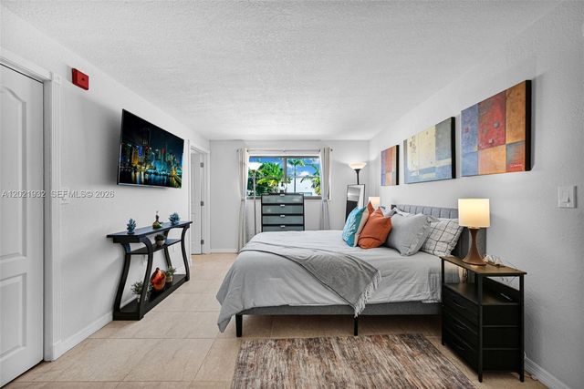 1334 Collins Ave 403, Miami Beach, FL 33139