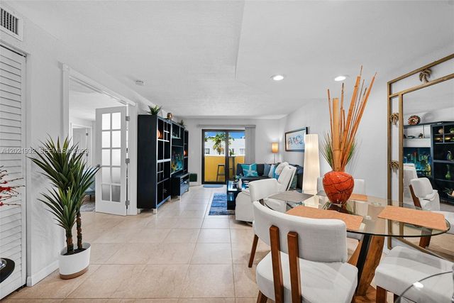 1334 Collins Ave 403, Miami Beach, FL 33139
