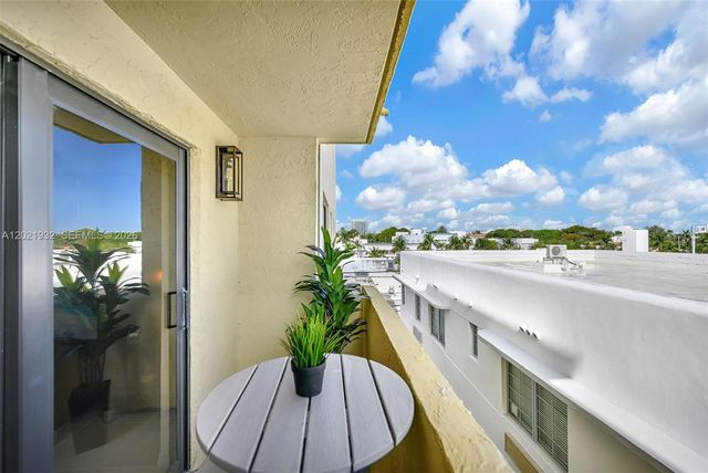1334 Collins Ave 403, Miami Beach, FL 33139