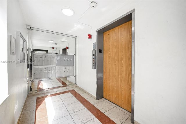 1334 Collins Ave 403, Miami Beach, FL 33139