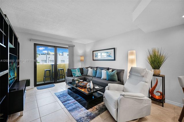 1334 Collins Ave 403, Miami Beach, FL 33139