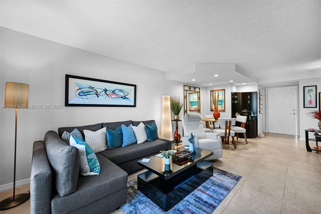 1334 Collins Ave 403, Miami Beach, FL 33139