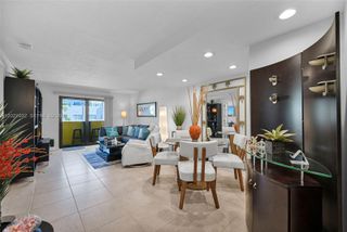 1334 Collins Ave 403, Miami Beach, FL 33139