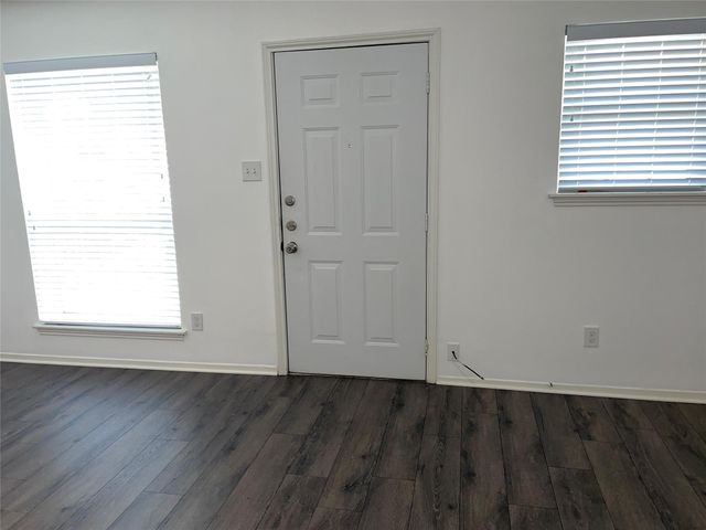 1110 W Tri Oaks Lane 157, Houston, TX 77043