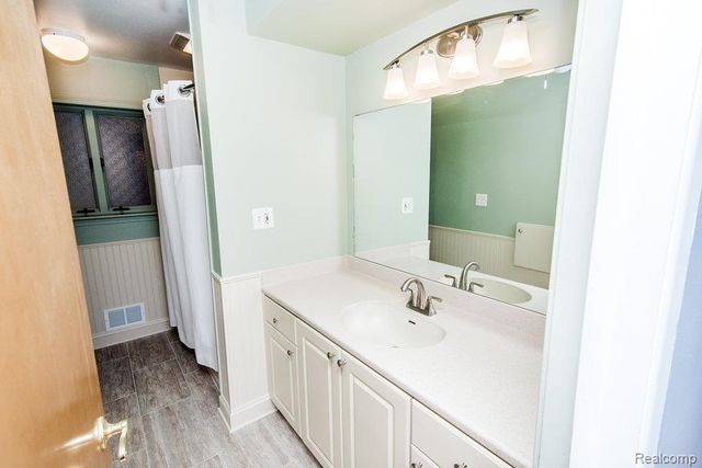 30324 Glenwood Circle, Warren, MI 48088