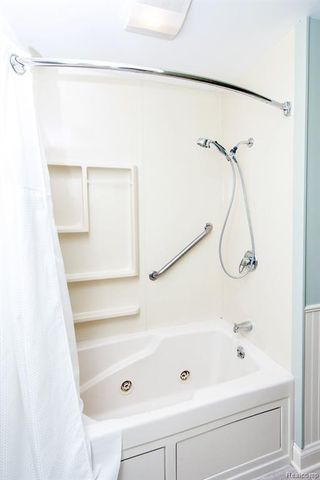 30324 Glenwood Circle, Warren, MI 48088