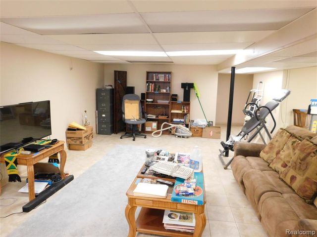 30324 Glenwood Circle, Warren, MI 48088