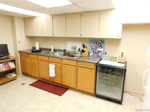 30324 Glenwood Circle, Warren, MI 48088