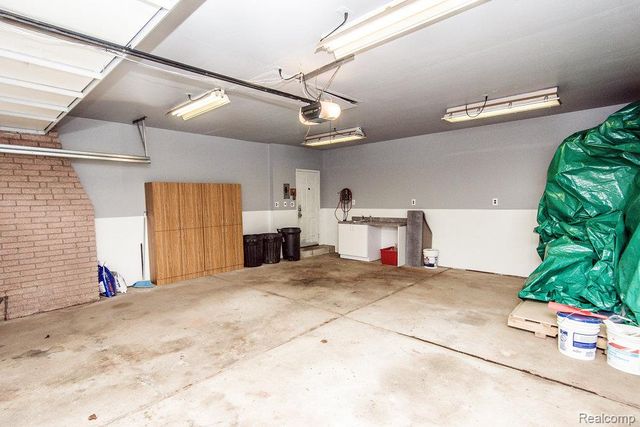 30324 Glenwood Circle, Warren, MI 48088