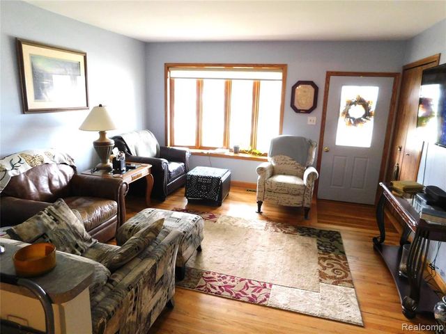 30324 Glenwood Circle, Warren, MI 48088